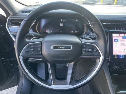 Certified 2022 Jeep Grand Cherokee L Limited w/ Luxury Tech Group II image 16