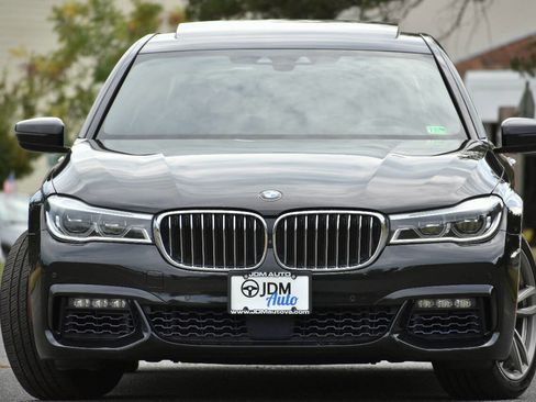 Used 2018 BMW 750i xDrive image 3