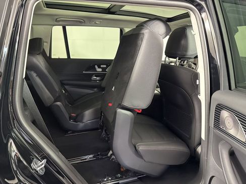 New 2026 Mercedes-Benz GLS 580 4MATIC image 17