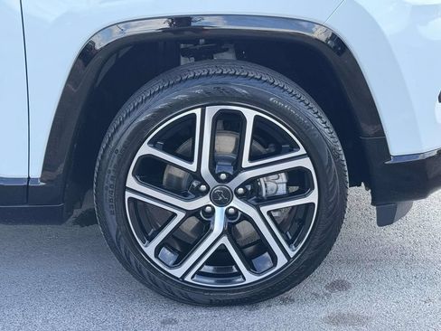 Used 2025 Jeep Compass Limited w/ Elite Group AWD/4WD image 11