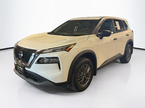 Used 2023 Nissan Rogue S AWD/4WD image 3