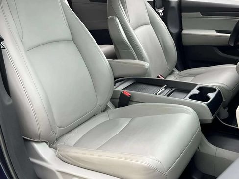 Used 2023 Honda Odyssey EX-L image 13
