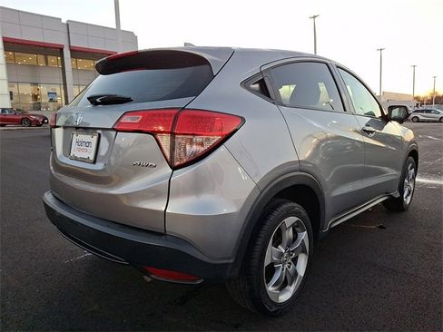 Used 2017 Honda HR-V EX image 7