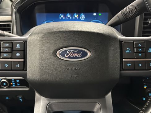 Used 2023 Ford F350 Lariat w/ Lariat Ultimate Package AWD/4WD image 17