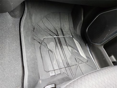 Certified 2023 Chevrolet Silverado 1500 LT image 33