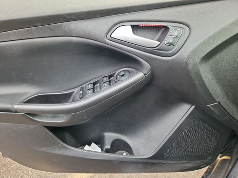 Used 2017 Ford Focus SEL image 8