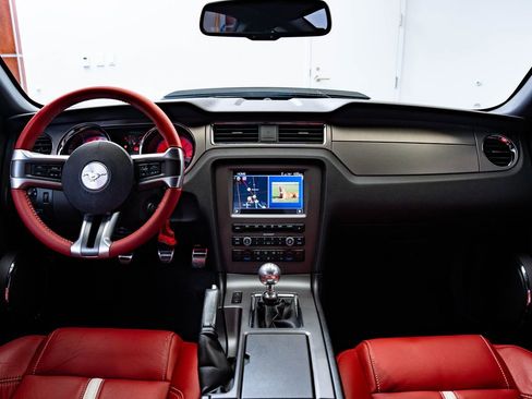 Used 2012 Ford Mustang GT Premium w/ Electronics Pkg RWD image 31
