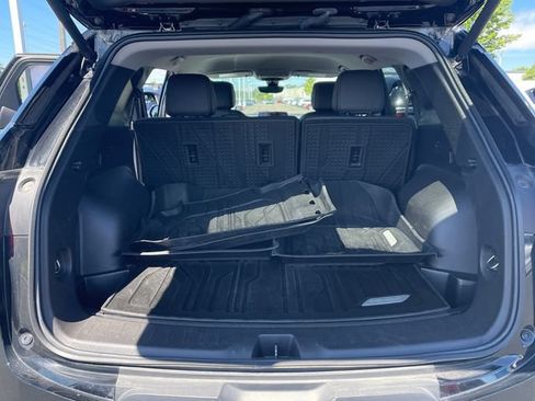 Used 2024 Chevrolet Blazer LT w/ Sound & Technology Package FWD image 17