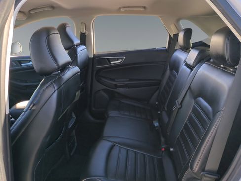 Used 2022 Ford Edge SEL image 17