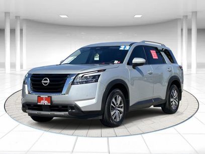 Used 2023 Nissan Pathfinder SL