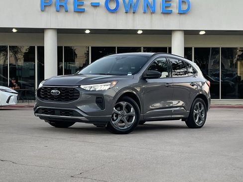 Used 2023 Ford Escape ST-Line image 2
