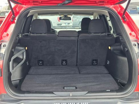 Used 2018 Jeep Cherokee Latitude w/ Altitude Package image 25