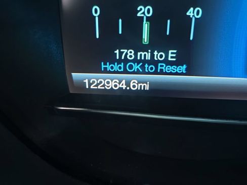 Used 2018 Ford Explorer XLT w/ Equipment Group 202A AWD/4WD image 21