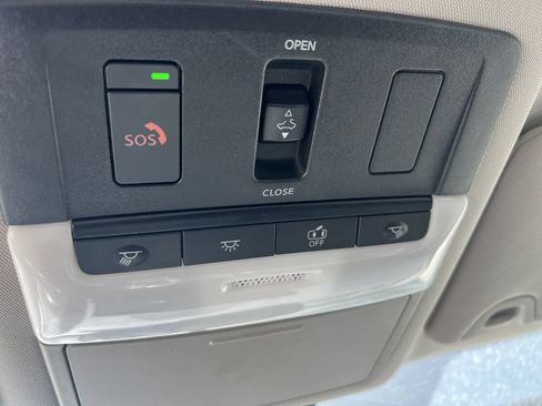 Used 2023 Nissan Altima 2.5 SL FWD image 17