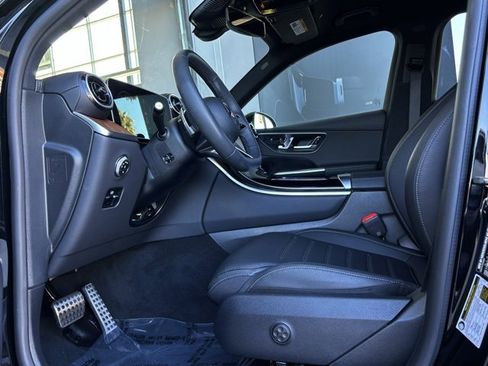 Used 2025 Mercedes-Benz GLC 300 image 27