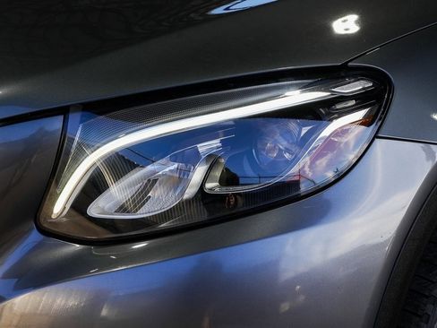 Used 2018 Mercedes-Benz GLC 300 4MATIC image 10