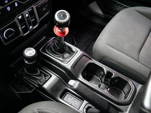 Used 2018 Jeep Wrangler Unlimited Sport S image 30