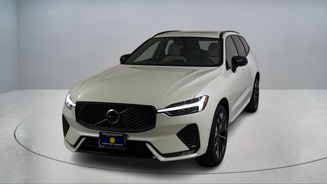 Used 2026 Volvo XC60 B5 Plus w/ Protection Package Premier AWD/4WD image 2