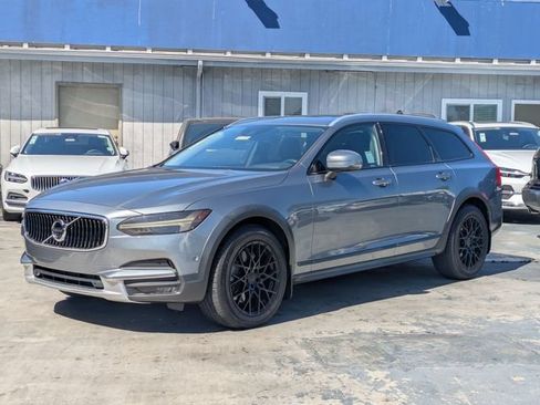 Used 2018 Volvo V90 T5 Cross Country w/ Convenience Package AWD/4WD image 7