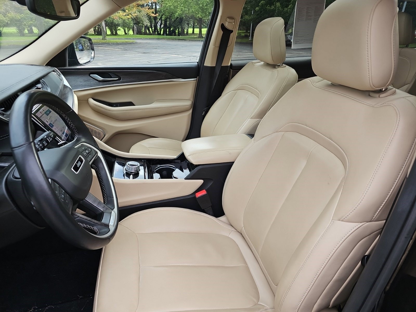 Used 2021 Jeep Grand Cherokee L Limited AWD/4WD image 17