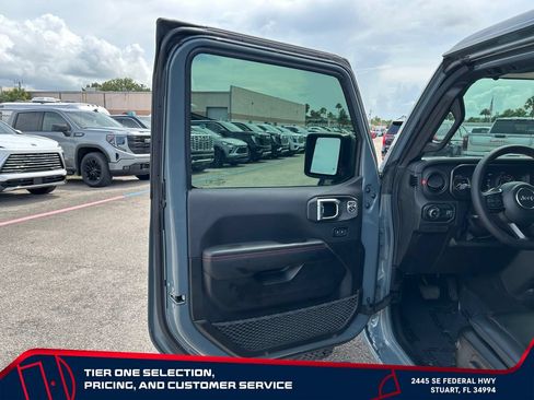 Used 2024 Jeep Wrangler Unlimited Rubicon AWD/4WD image 11