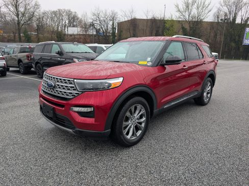 Certified 2022 Ford Explorer Limited w/ Equipment Group 301A AWD/4WD image 2