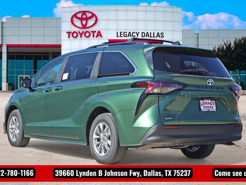 New 2026 Toyota Sienna XLE FWD image 9