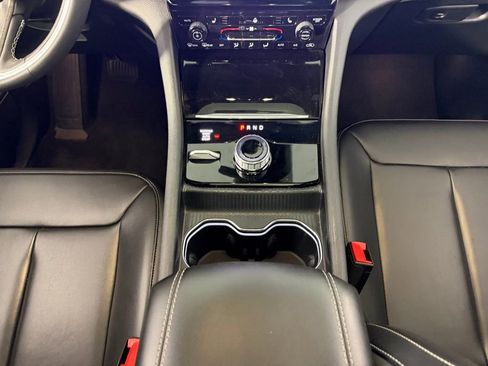 Certified 2025 Jeep Grand Cherokee Limited image 16