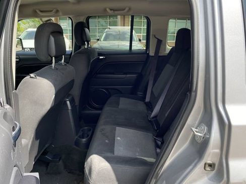Used 2016 Jeep Patriot Latitude AWD/4WD image 23