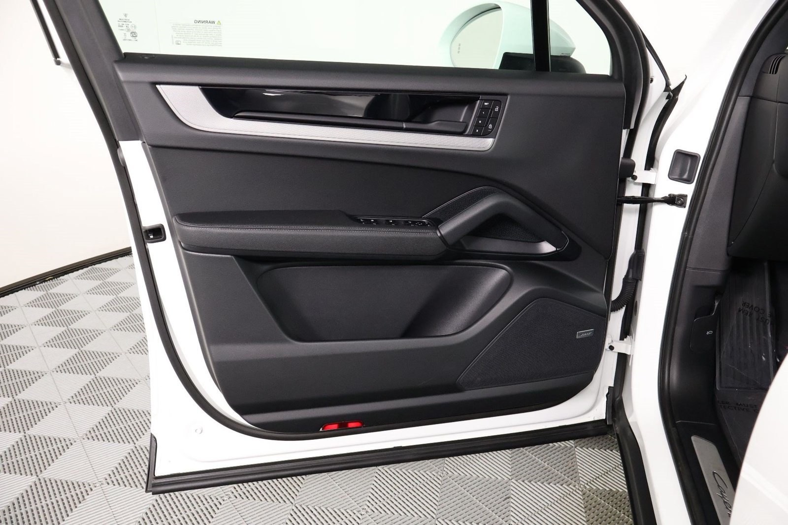 Certified 2026 Porsche Cayenne AWD/4WD image 20