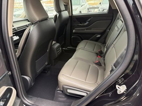 New 2026 Lincoln Corsair Premiere image 7