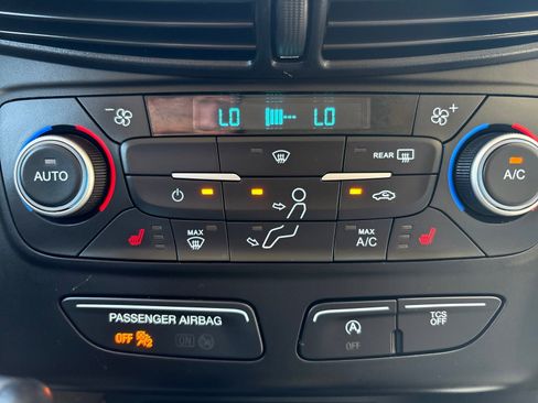 Used 2019 Ford Escape SEL AWD/4WD image 17