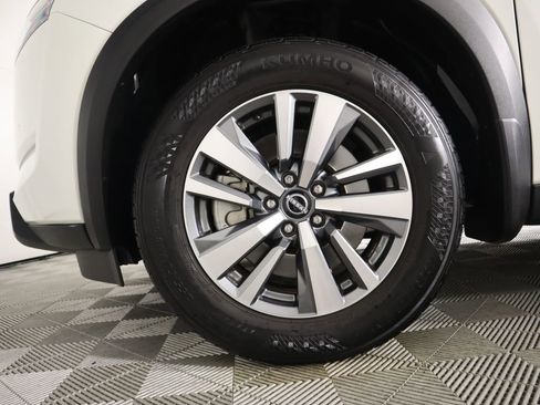 Used 2024 Nissan Pathfinder SL w/ Black Appearance Package image 30