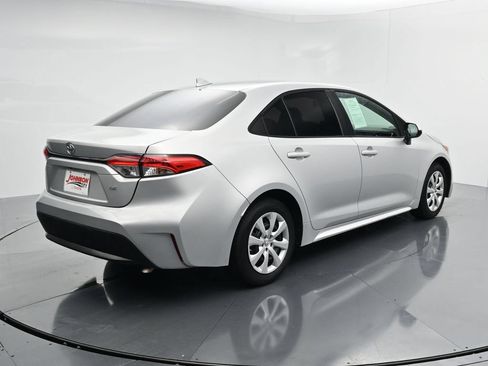 Used 2024 Toyota Corolla LE FWD image 7