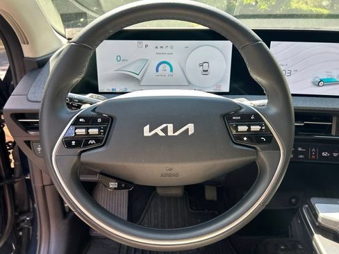 Used 2024 Kia EV6 Light RWD image 7
