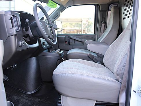 Used 2025 Chevrolet Express 2500 Extended w/ Communications Package image 23