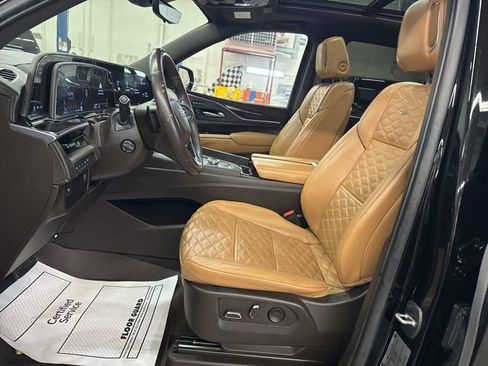 Used 2023 Cadillac Escalade Premium Luxury AWD/4WD image 11