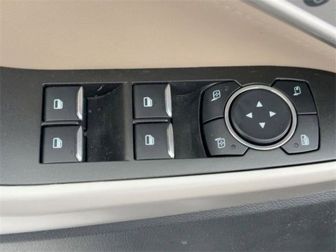 Used 2023 Ford Explorer Limited image 15