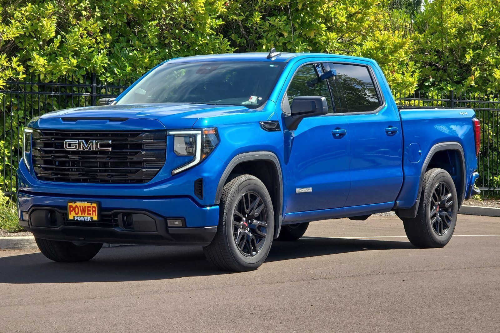 Used 2024 GMC Sierra 1500 Elevation AWD/4WD image 8