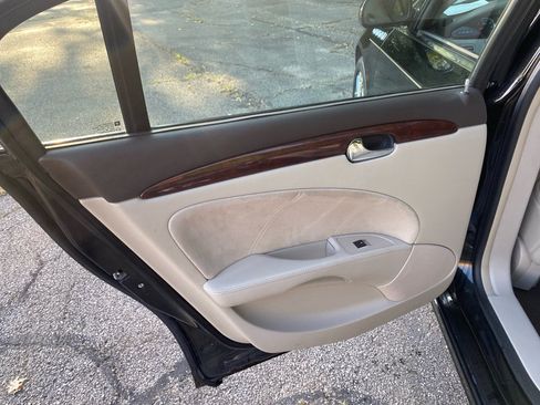 Used 2011 Buick Lucerne Super FWD image 19