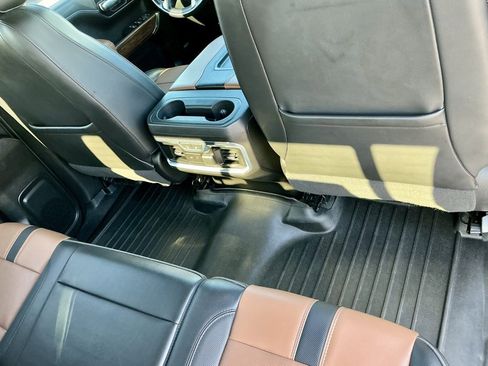 Used 2021 Chevrolet Silverado 1500 High Country w/ Technology Package image 24