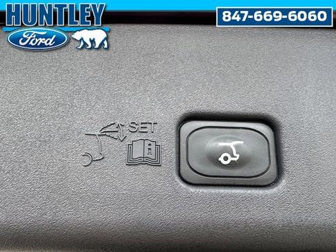 Used 2024 Lincoln Nautilus Reserve w/ Equipment Group 202A image 15