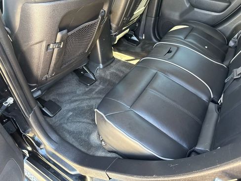 Used 2010 HUMMER H3 Alpha image 27