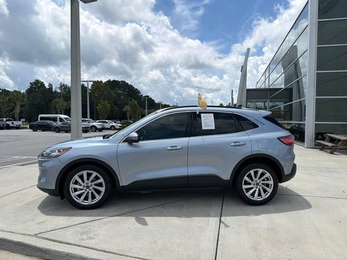 Certified 2022 Ford Escape Titanium w/ Titanium Elite Package FWD image 4