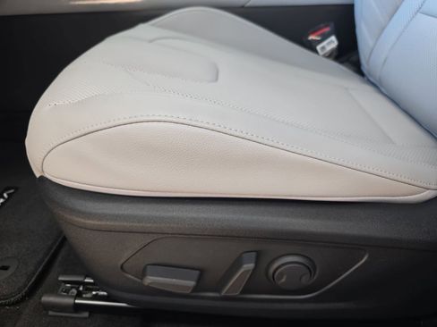 New 2026 Hyundai Elantra Limited FWD image 29
