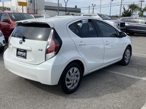 Used 2015 Toyota Prius C Two image 5