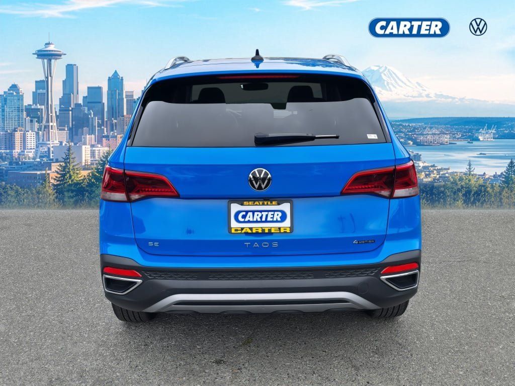 Used 2024 Volkswagen Taos SE w/ Panoramic Sunroof Package AWD/4WD image 4