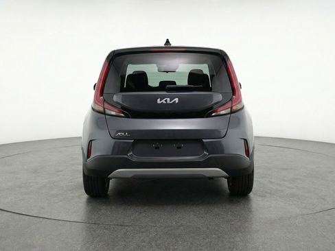 Used 2025 Kia Soul LX w/ LX Technology Package FWD image 7