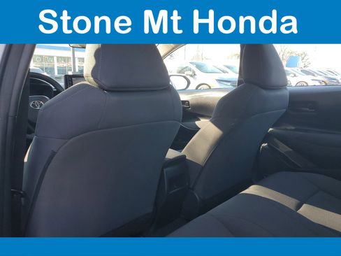 Used 2022 Toyota Corolla LE image 9