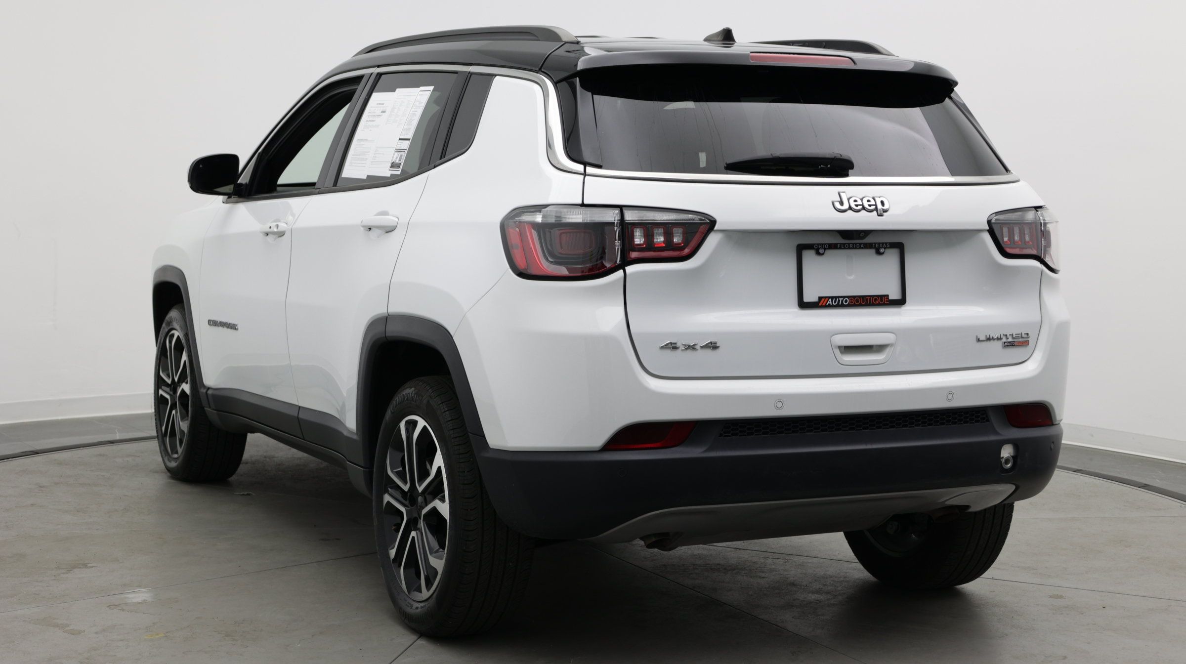 Used 2024 Jeep Compass Limited AWD/4WD image 5